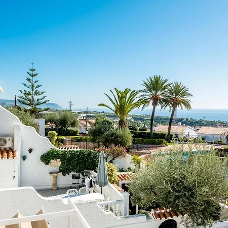 Villa Violetas, *