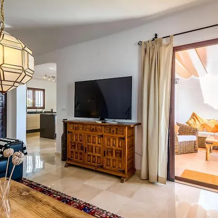 Violetas, Villa Nerja