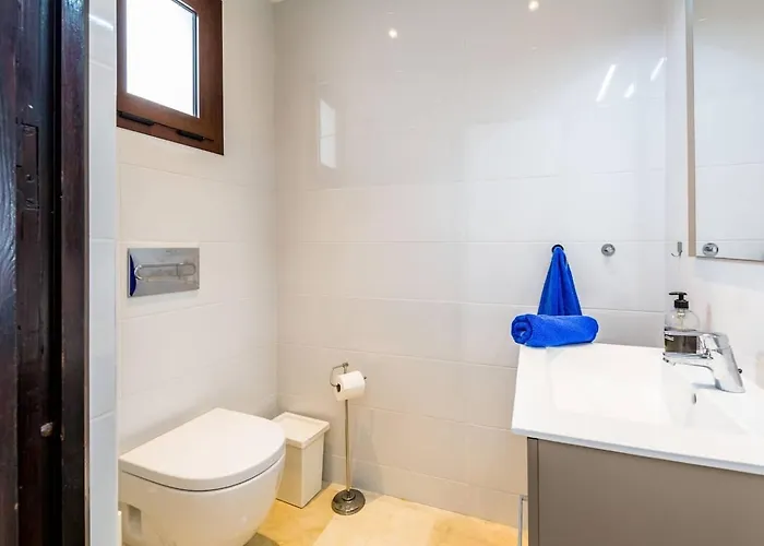 Villa Las Violetas With 2 Communal Pools *