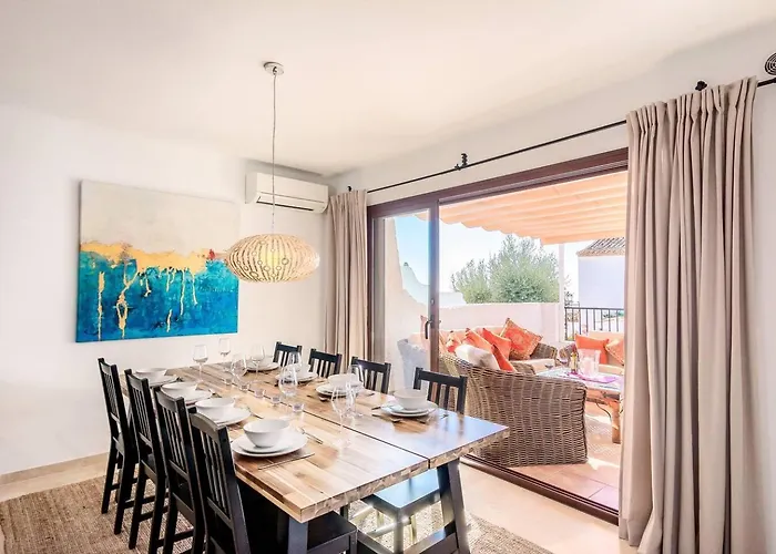 Casa de Férias Villa Las Violetas With 2 Communal Pools Nerja