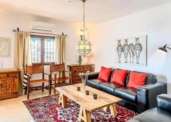 Villa Las Violetas With 2 Communal Pools Semesterbostad