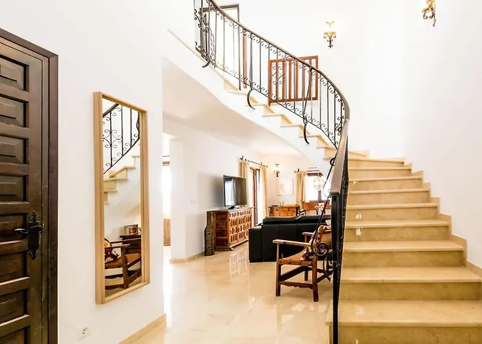 Semesterbostad Villa Las Violetas With 2 Communal Pools *