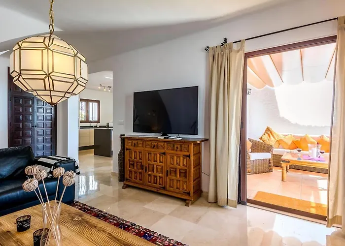 Violetas, Villa Nerja