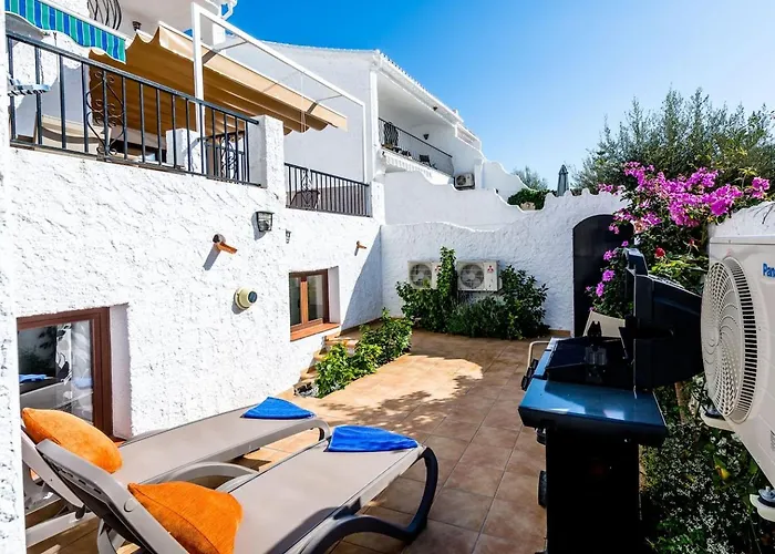 Villa Las Violetas With 2 Communal Pools